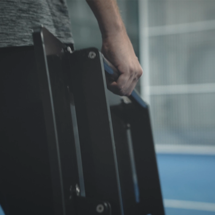 The first-ever smart rebounder for padel. Voon Padel smart rebounder stands out for its versatility.